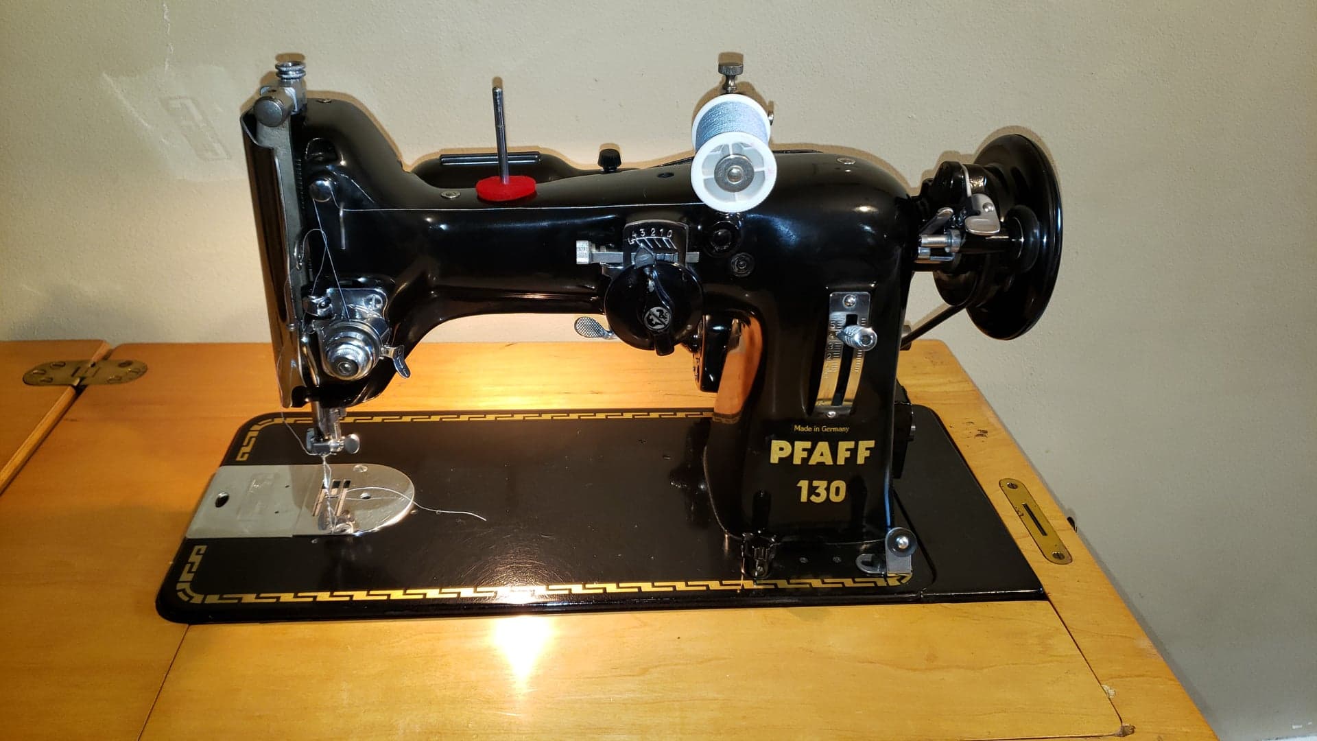 Sewing Machine Motor 250 WATTS  Pfaff 130,30  Complete With Foot Control 2.5 AMP 